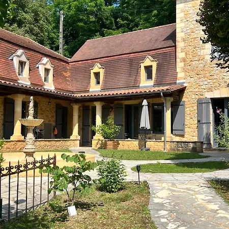 Domaine De La Source Perigordnoir D'hotes La Fontaine Castels